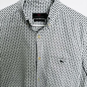 Vineyard Vines Classic Fit Lighthouse Tucker Whale Shirt White Navy Size Medium